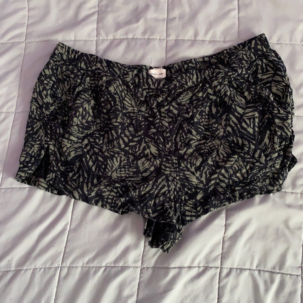 Silence + Noise lounge shorts